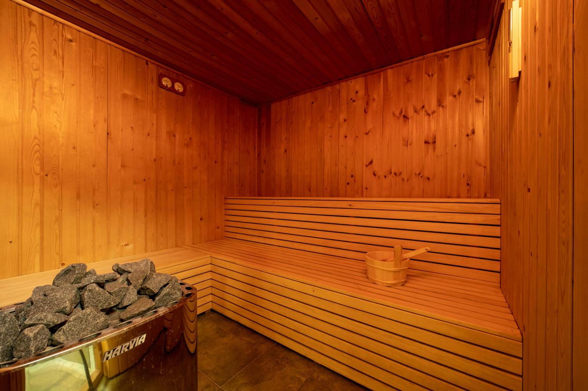 Hotel Liptov Holiday *** Liptovský Trnovec Esterno foto
