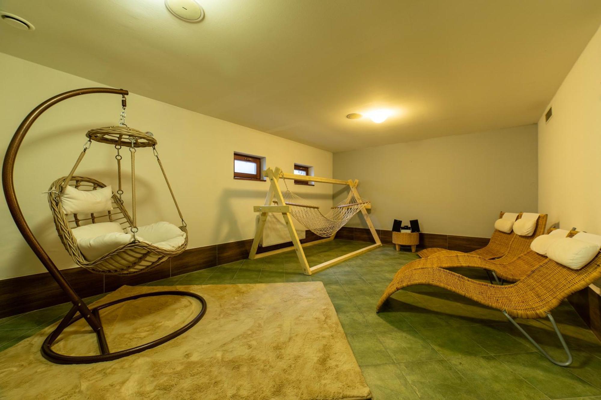 Hotel Liptov Holiday *** Liptovský Trnovec Esterno foto