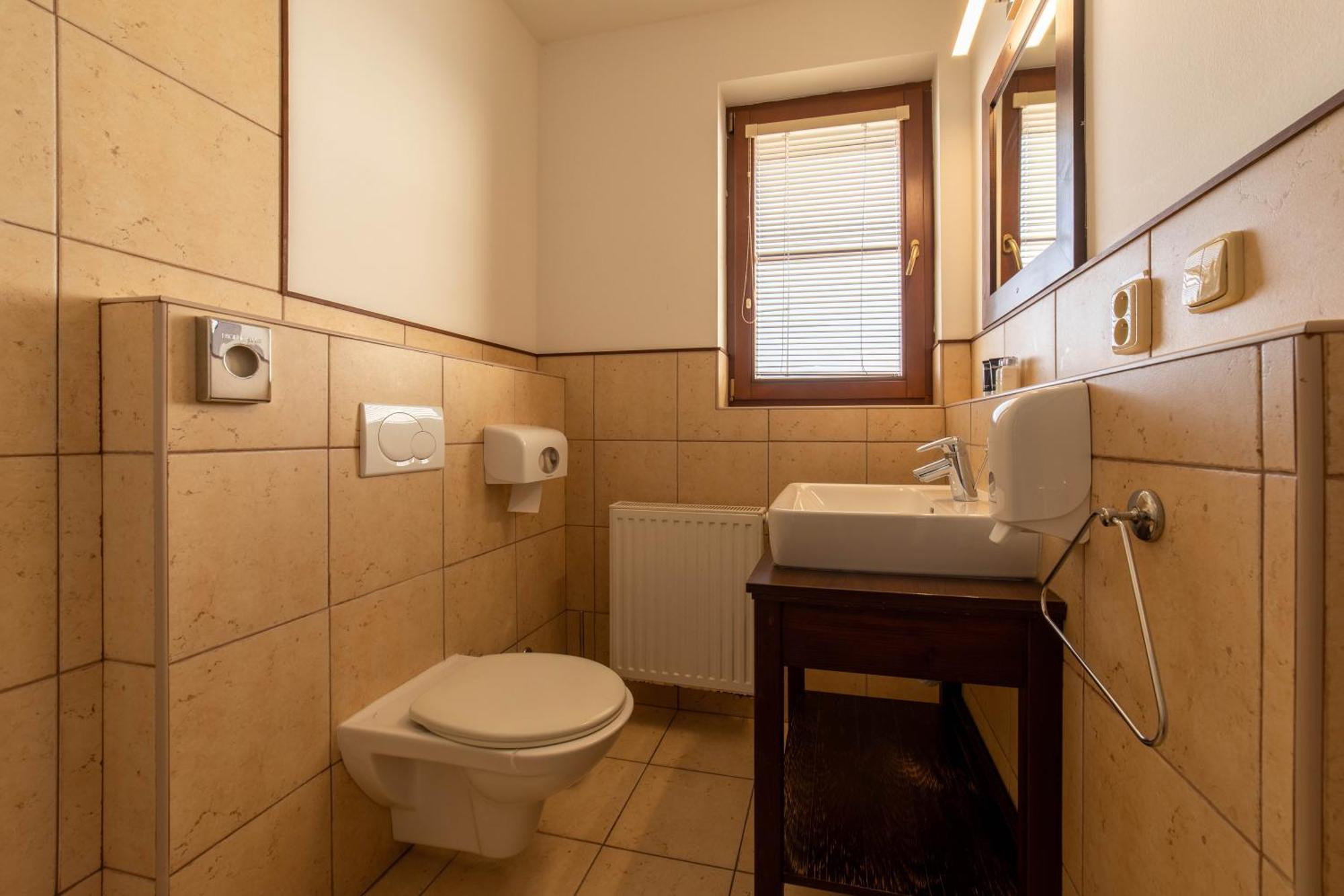 Hotel Liptov Holiday *** Liptovský Trnovec Esterno foto